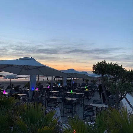 Acadie Saint Victor - Restaurant -face Mer- Châtelaillon-Plage