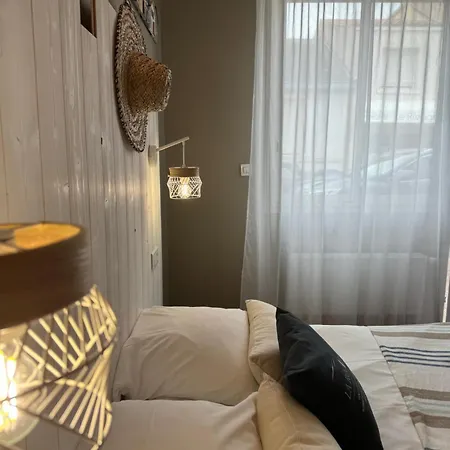 Acadie Saint Victor - Restaurant -face Mer- Hotell Châtelaillon-Plage