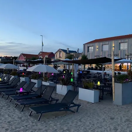 Acadie Saint Victor - Restaurant - Face - Hotel