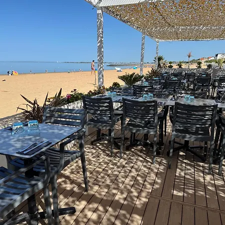 Acadie Saint Victor - Restaurant -face Mer- מלון 2*