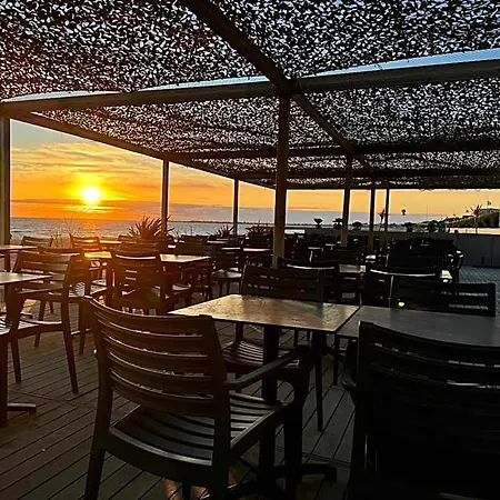 Acadie Saint Victor - Restaurant -face Mer- Hotel Châtelaillon-Plage