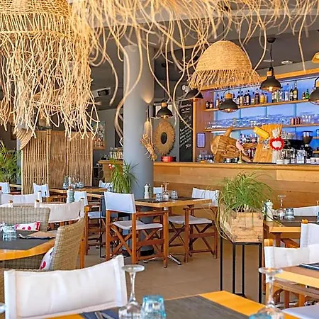 Acadie Saint Victor - Restaurant -face Mer-