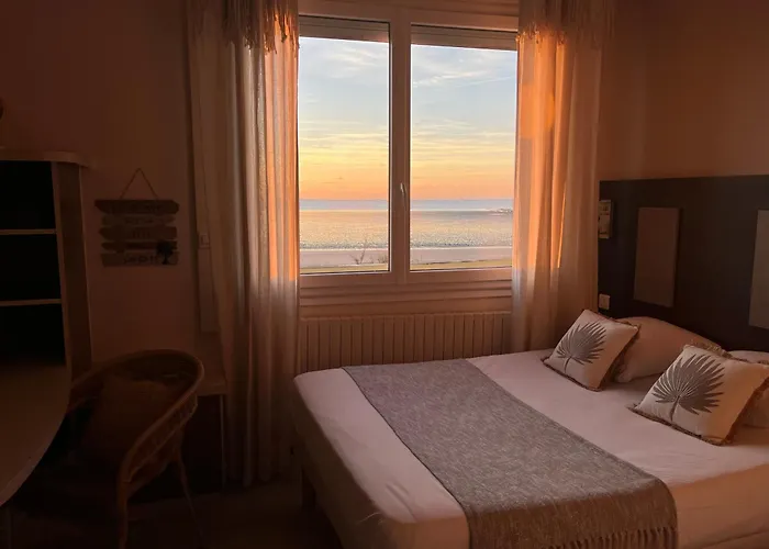 Acadie Saint Victor - Restaurant -face Mer- Hotel Châtelaillon-Plage